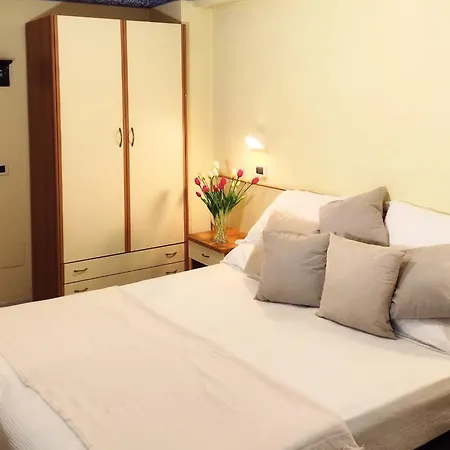 Ambasciata 3* 切塞纳蒂科